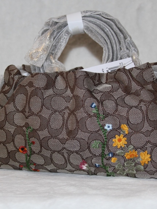 NWT Coach Faye Signature Jacquard With Floral Embroidery - Picture 3 of 5